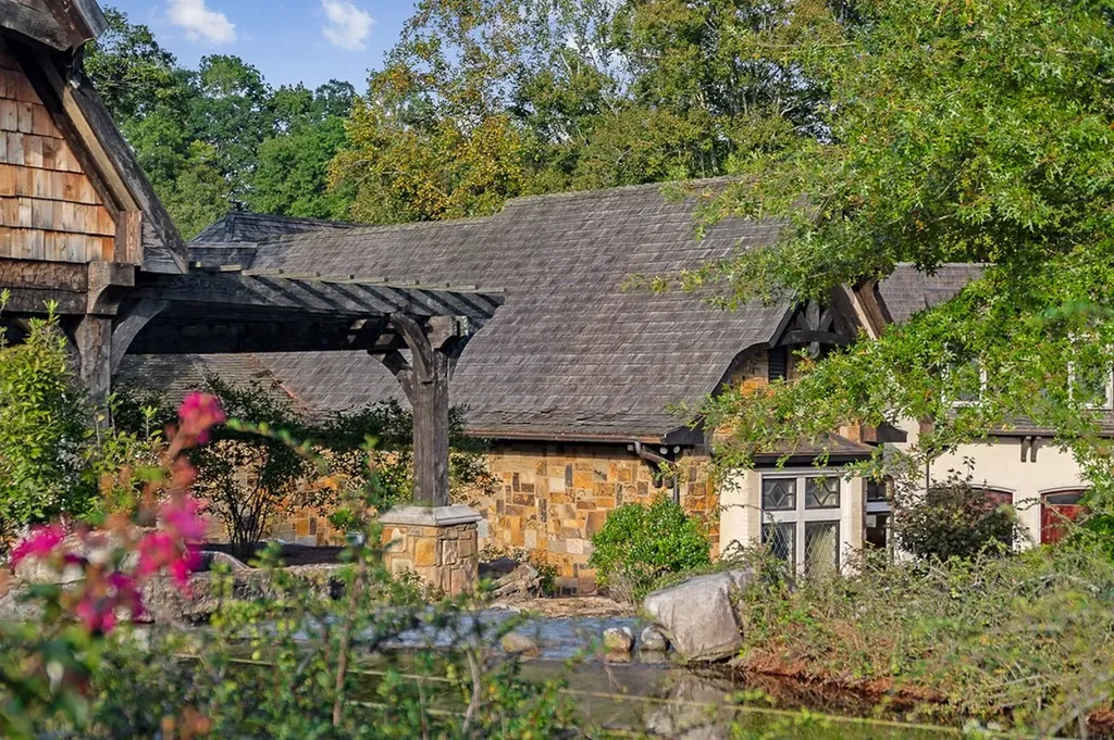 1050 Pine Creek Falls Road Smithville TN 37166