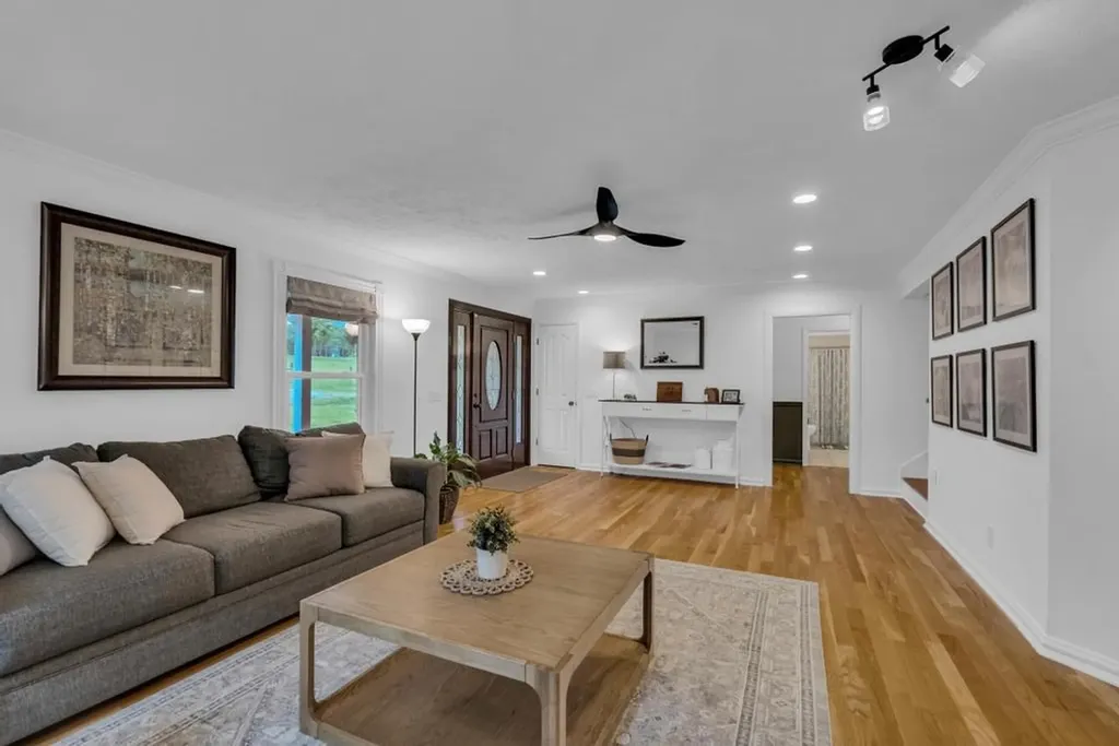 2193 Tollisontown Road Sparta TN 38583