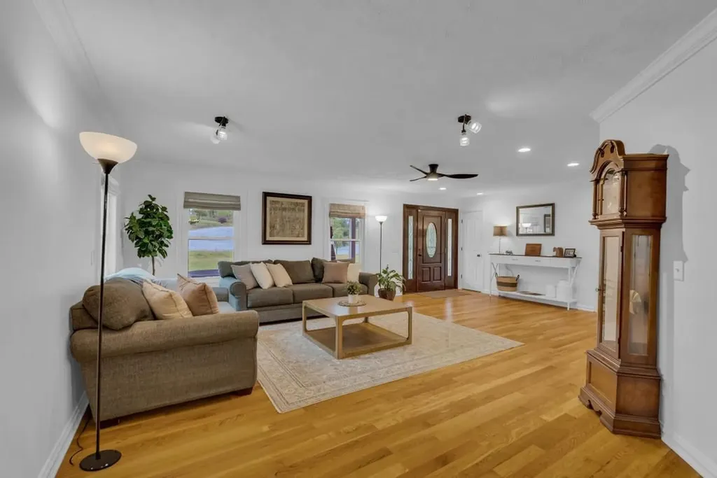 2193 Tollisontown Road Sparta TN 38583