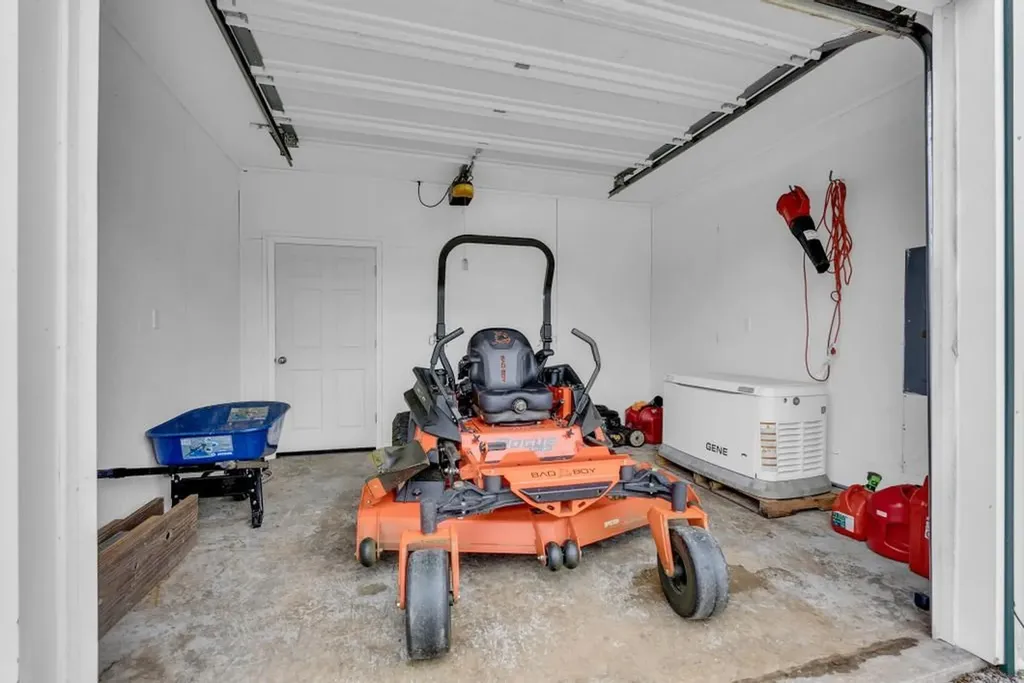 2193 Tollisontown Road Sparta TN 38583