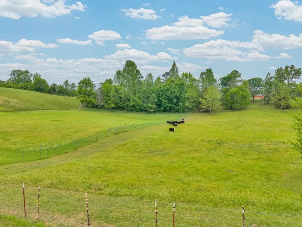 2193 Tollisontown Road Sparta TN 38583