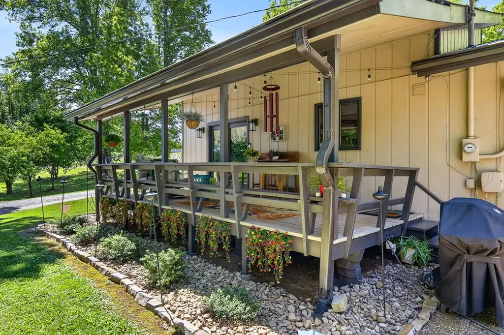 143 W Griffintown Road Sparta TN 38583