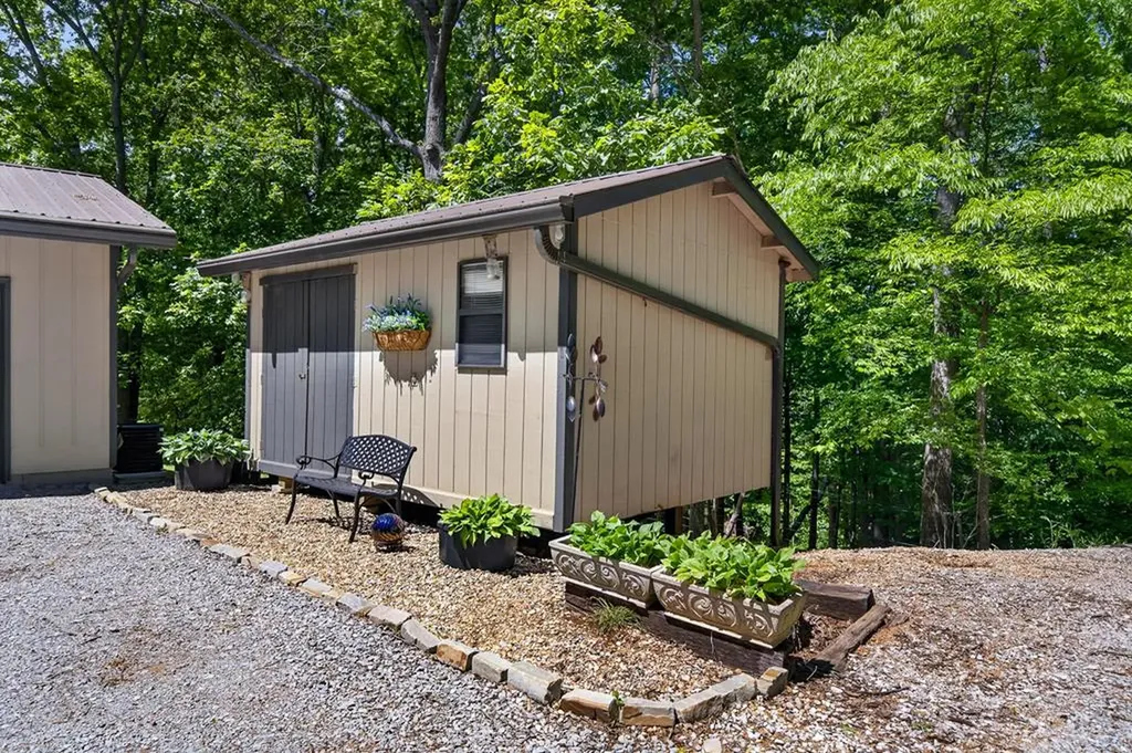 143 W Griffintown Road Sparta TN 38583