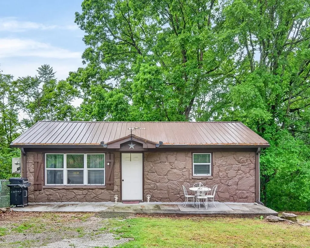 1976 Crossville Highway Sparta TN 38583