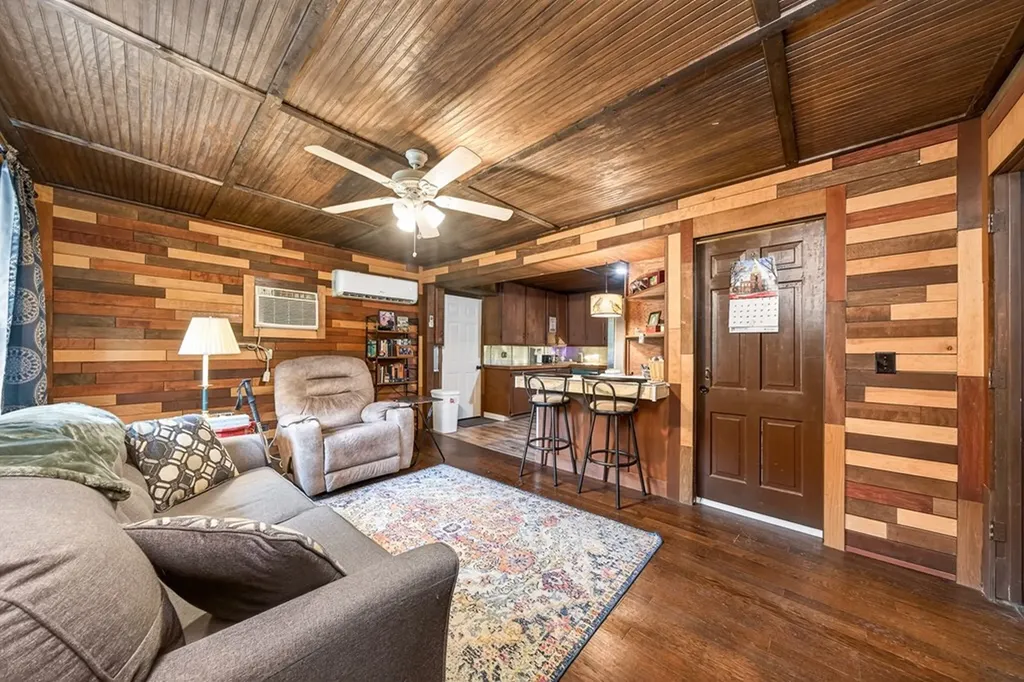 1976 Crossville Highway Sparta TN 38583