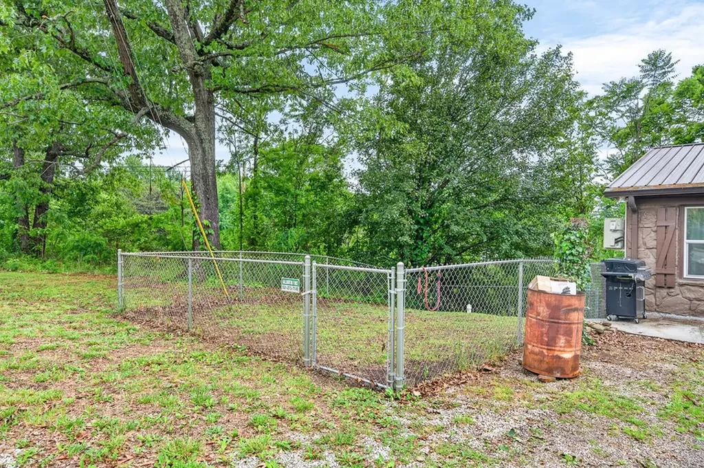 1976 Crossville Highway Sparta TN 38583