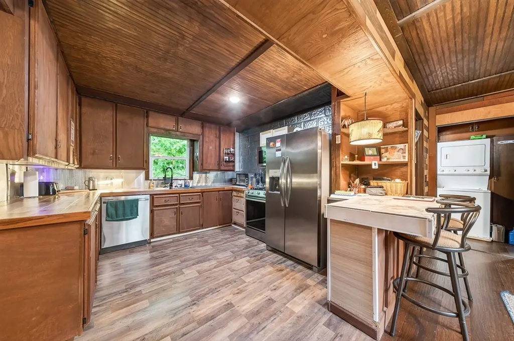 1976 Crossville Highway Sparta TN 38583