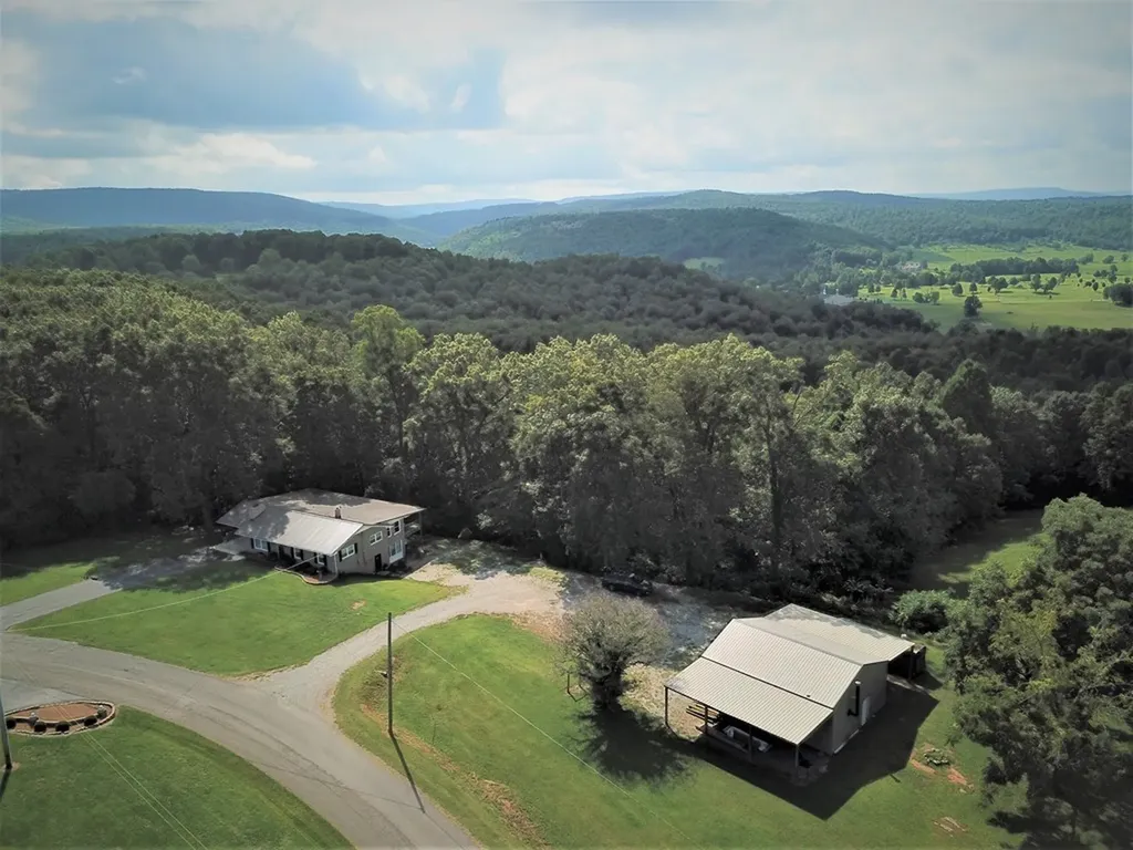 1570 Verna Qualls Road Sparta TN 38583