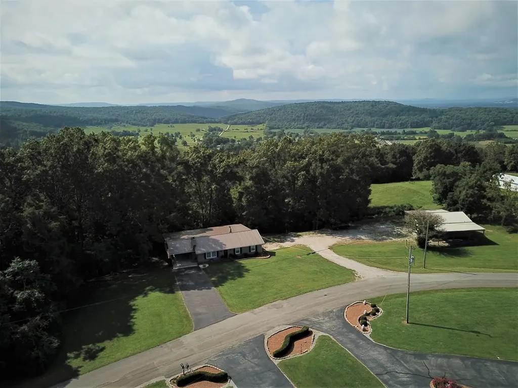 1570 Verna Qualls Road Sparta TN 38583
