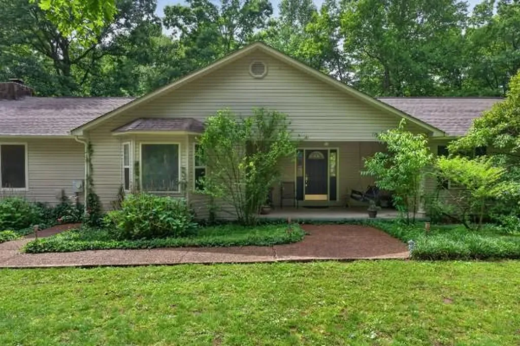 2025 Old Bon Air Road Sparta TN 38583