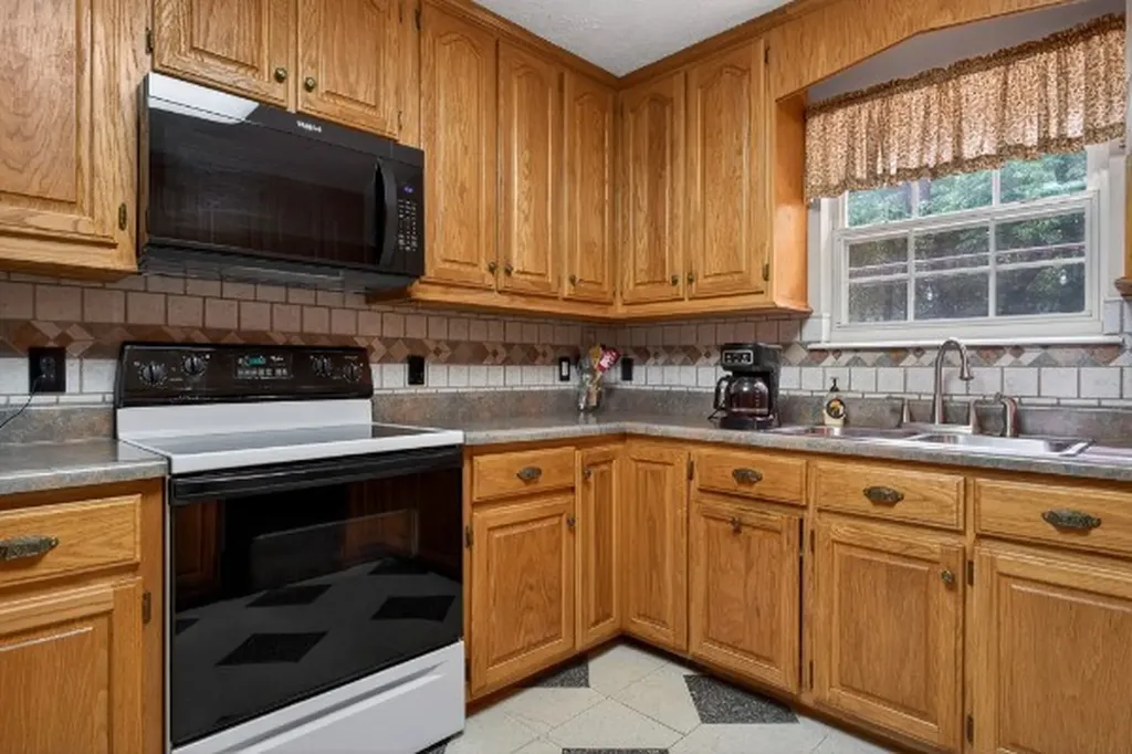 2025 Old Bon Air Road Sparta TN 38583
