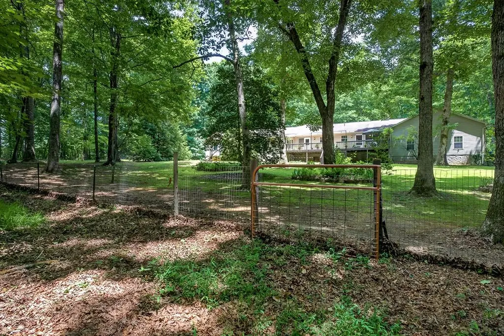 2025 Old Bon Air Road Sparta TN 38583