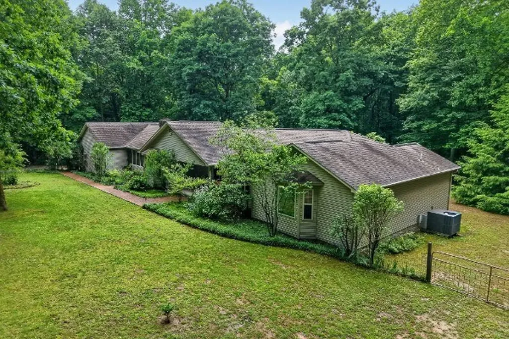 2025 Old Bon Air Road Sparta TN 38583