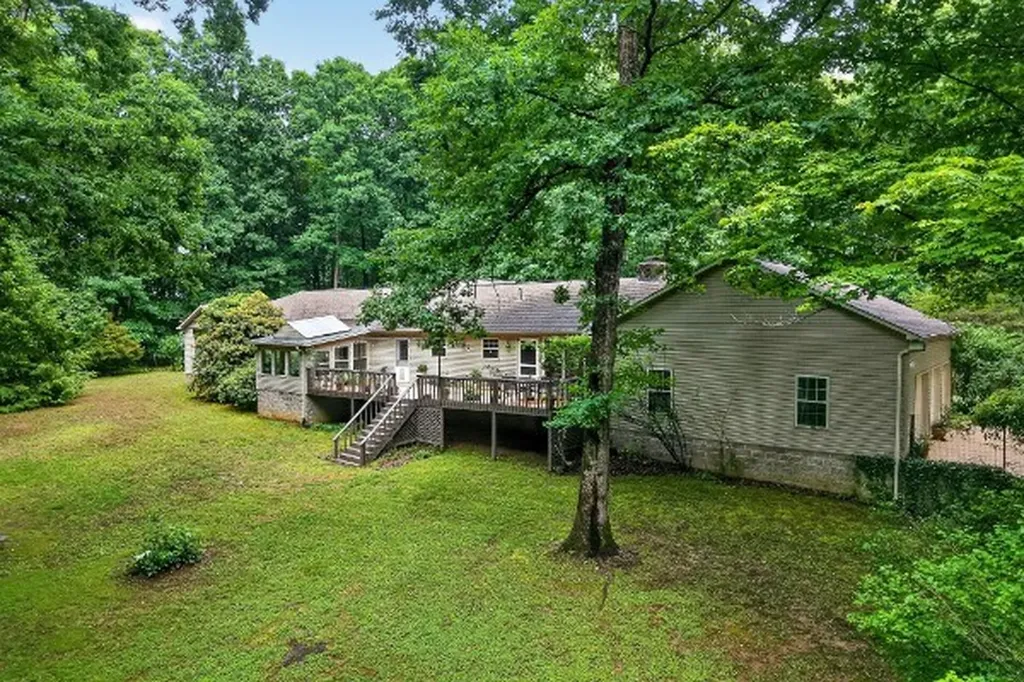 2025 Old Bon Air Road Sparta TN 38583
