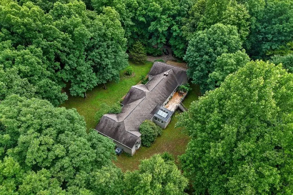 2025 Old Bon Air Road Sparta TN 38583