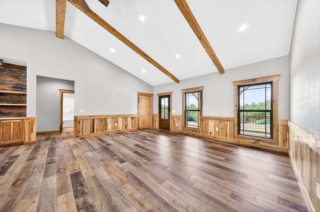 8036 Hebbertsburg Road Crab Orchard TN 37723