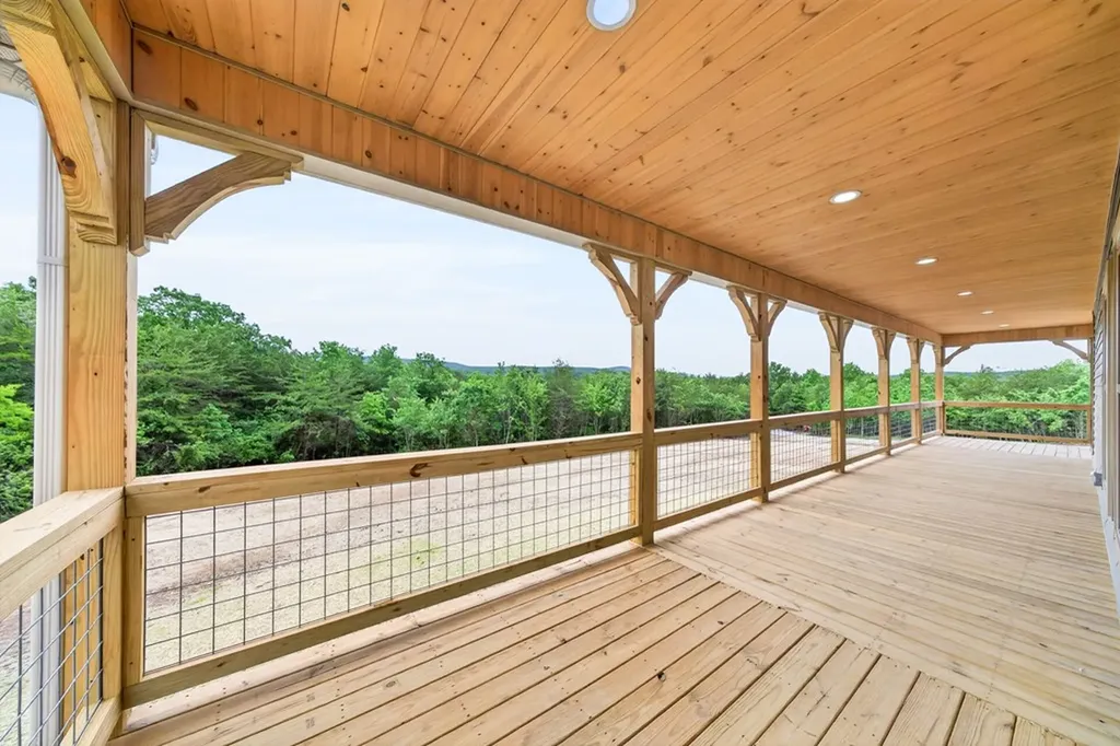 8036 Hebbertsburg Road Crab Orchard TN 37723