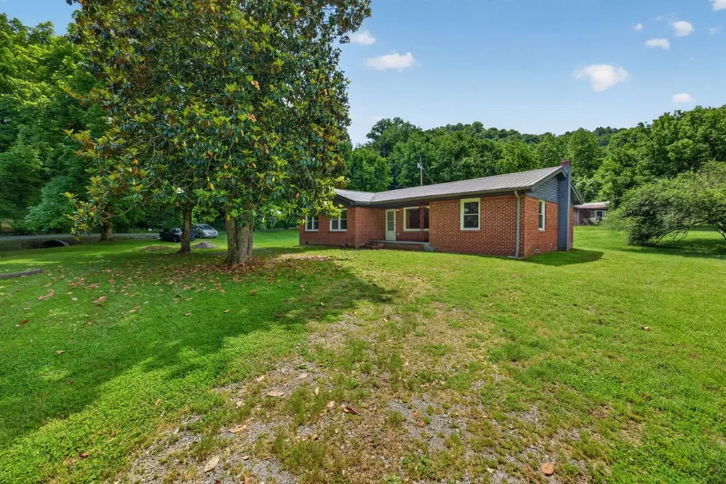 400 Anderson Lane Gainesboro TN 38562
