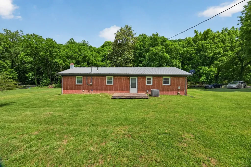 400 Anderson Lane Gainesboro TN 38562