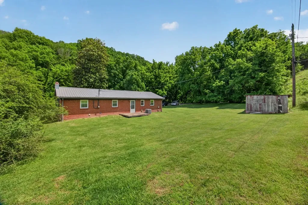 400 Anderson Lane Gainesboro TN 38562