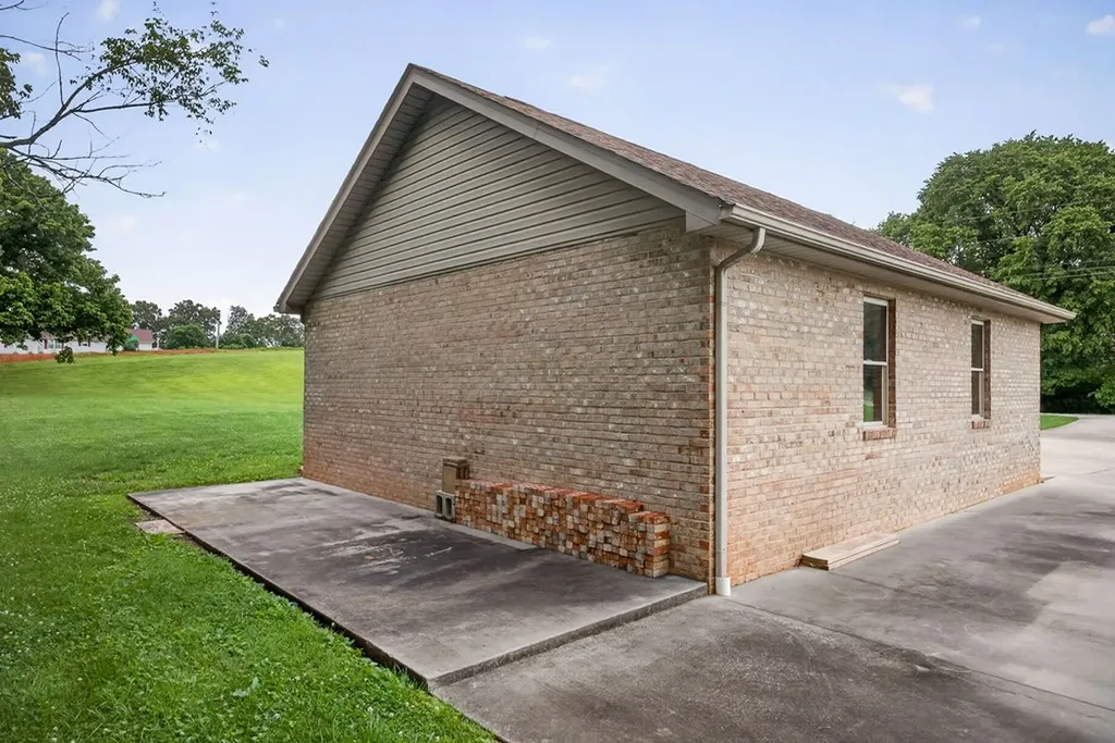 492 Nob Hill Drive Sparta TN 38583