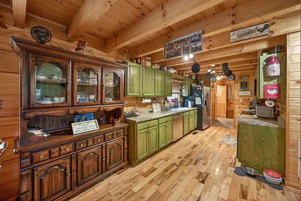 8029 Brimstone Creek Road Whitleyville TN 38588