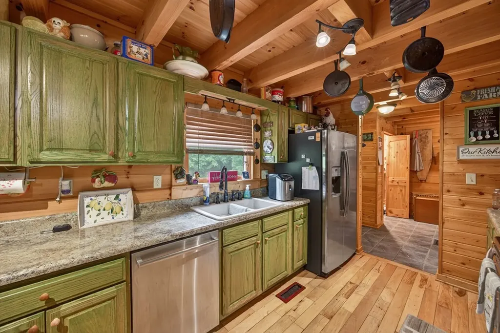 8029 Brimstone Creek Road Whitleyville TN 38588