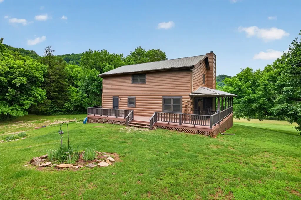 8029 Brimstone Creek Road Whitleyville TN 38588