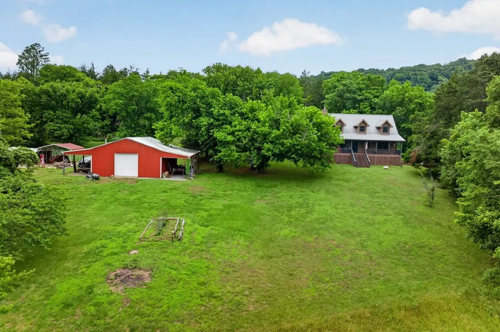 8029 Brimstone Creek Road Whitleyville TN 38588