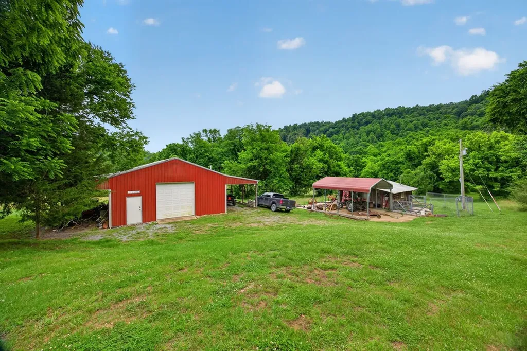 8029 Brimstone Creek Road Whitleyville TN 38588