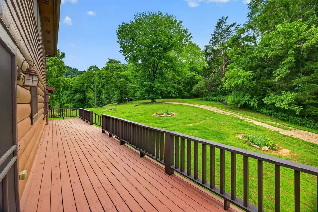 8029 Brimstone Creek Road Whitleyville TN 38588