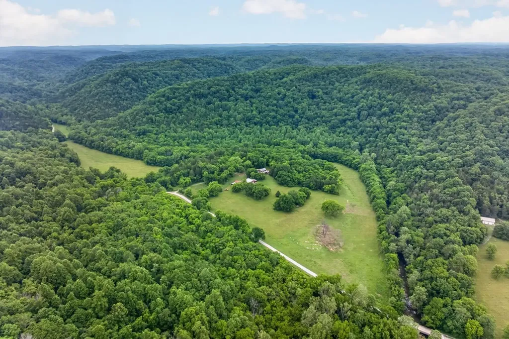 8029 Brimstone Creek Road Whitleyville TN 38588