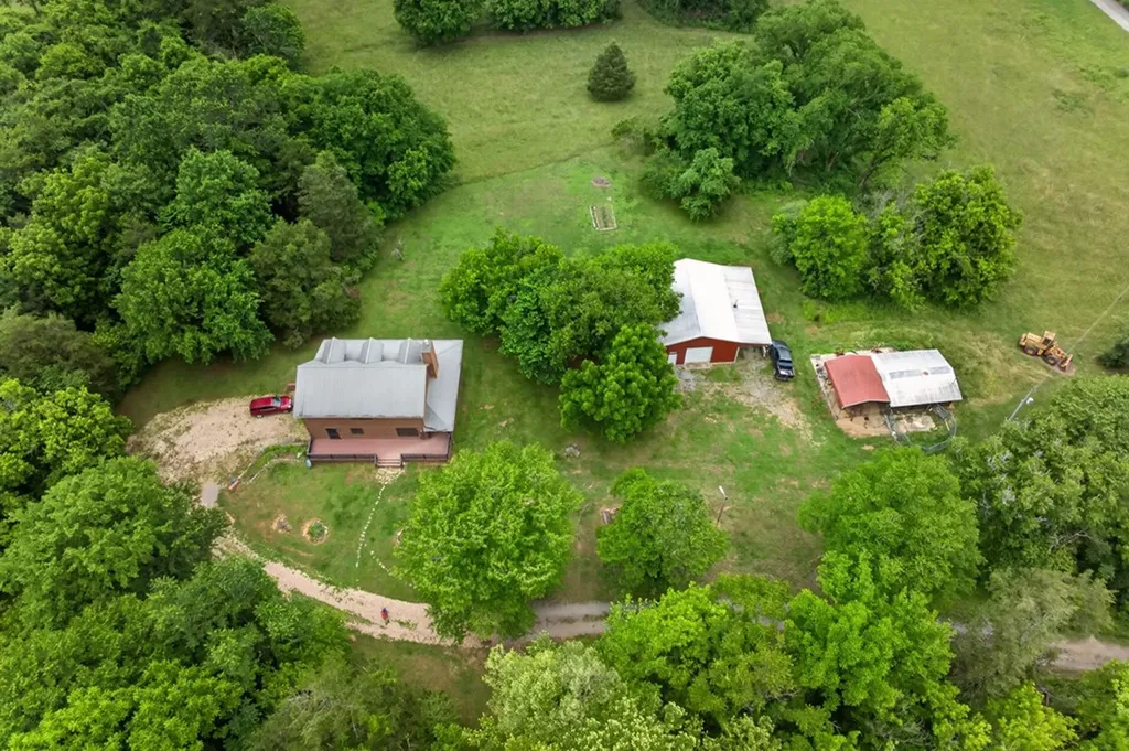 8029 Brimstone Creek Road Whitleyville TN 38588