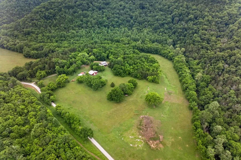 8029 Brimstone Creek Road Whitleyville TN 38588
