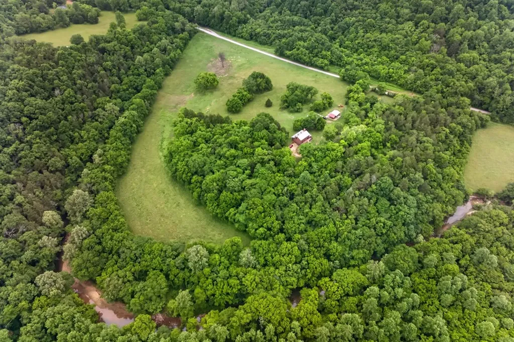 8029 Brimstone Creek Road Whitleyville TN 38588