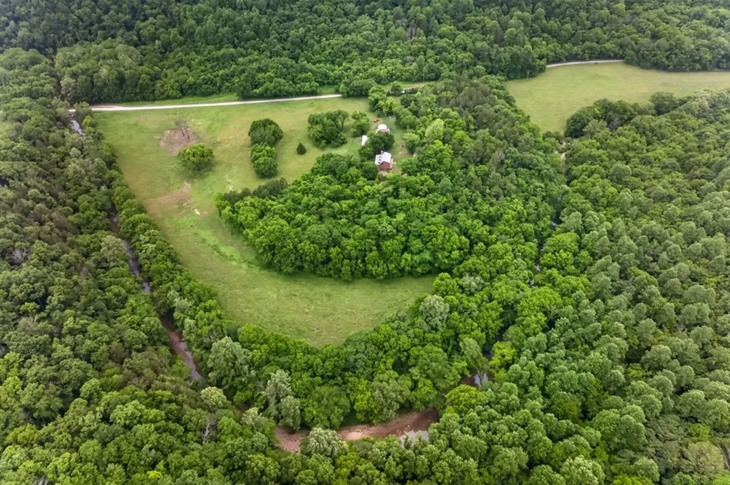 8029 Brimstone Creek Road Whitleyville TN 38588