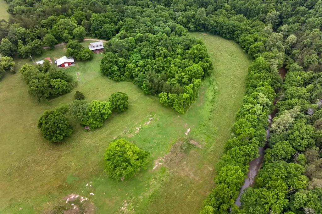 8029 Brimstone Creek Road Whitleyville TN 38588