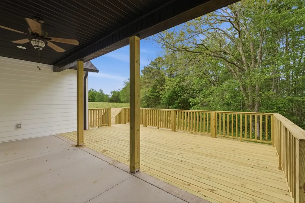 11100 H O Allison Road Baxter TN 38544