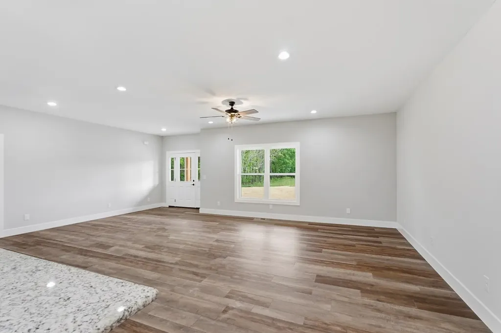 11100 H O Allison Road Baxter TN 38544