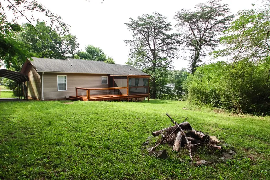 2464 Mcminnville Sparta TN 38583