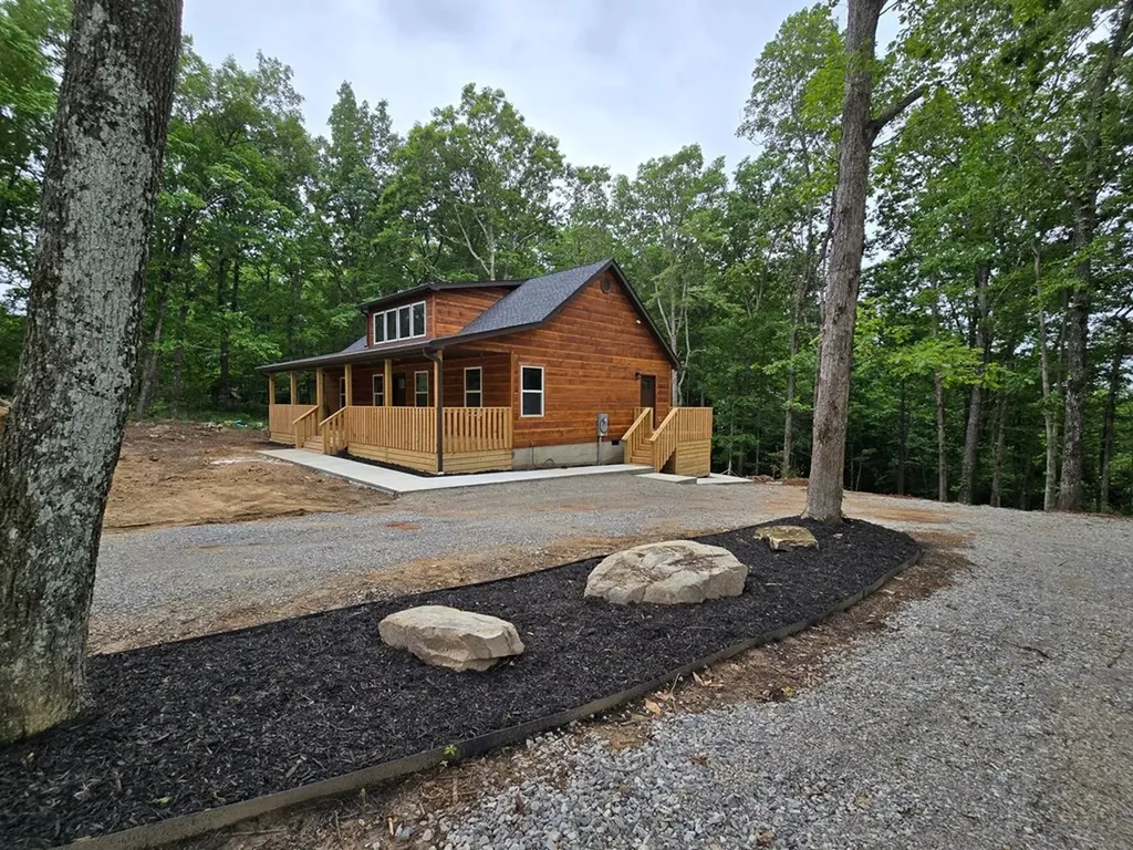 2377 Porch Rock Road Pikeville TN 37367