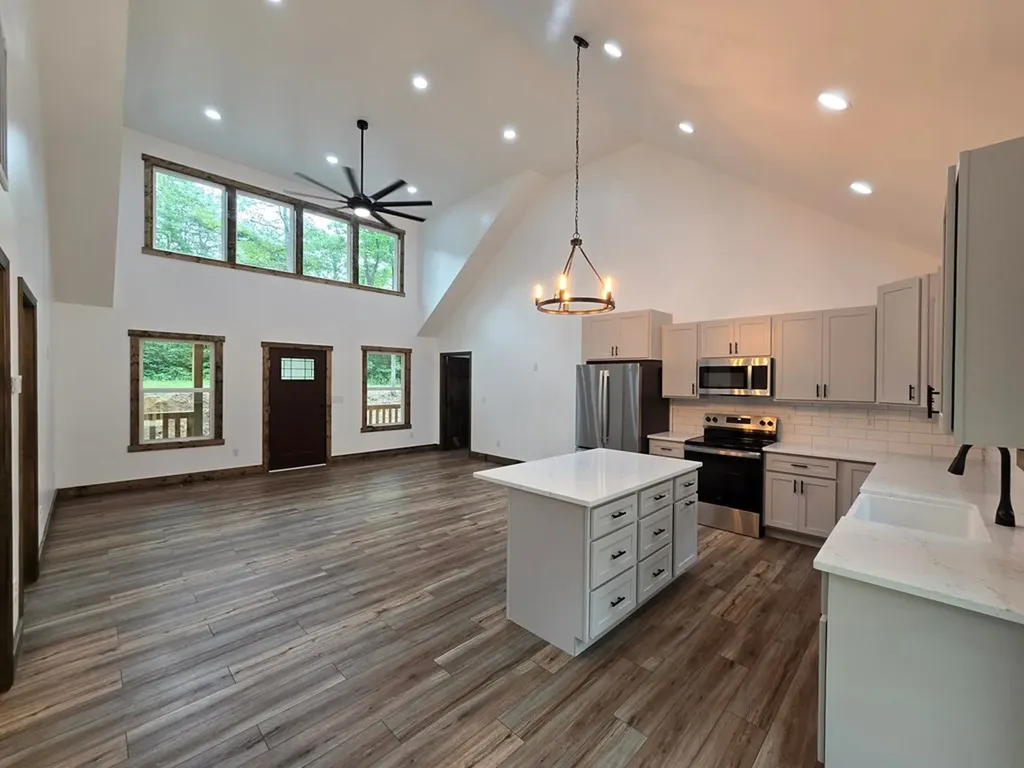 2377 Porch Rock Road Pikeville TN 37367