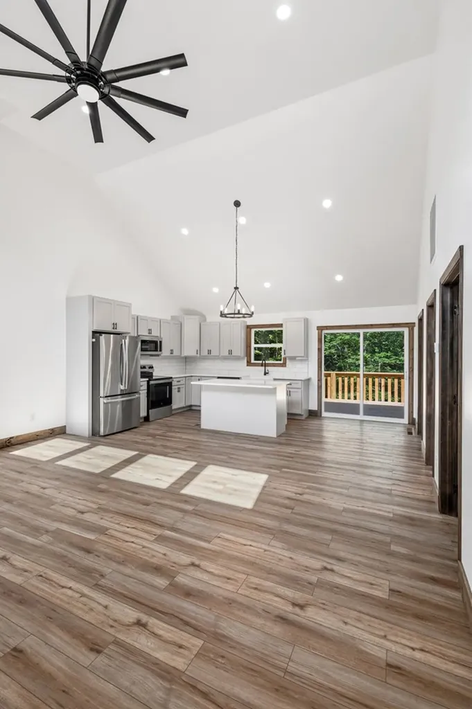2377 Porch Rock Road Pikeville TN 37367