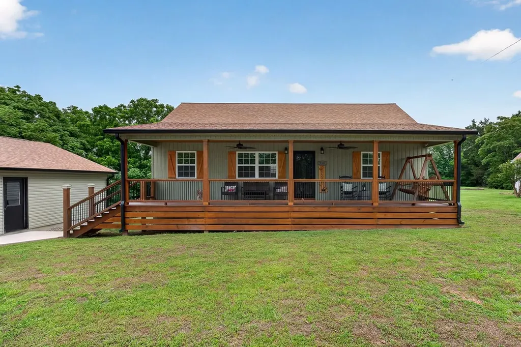 240 Dillon Lane Baxter TN 38544