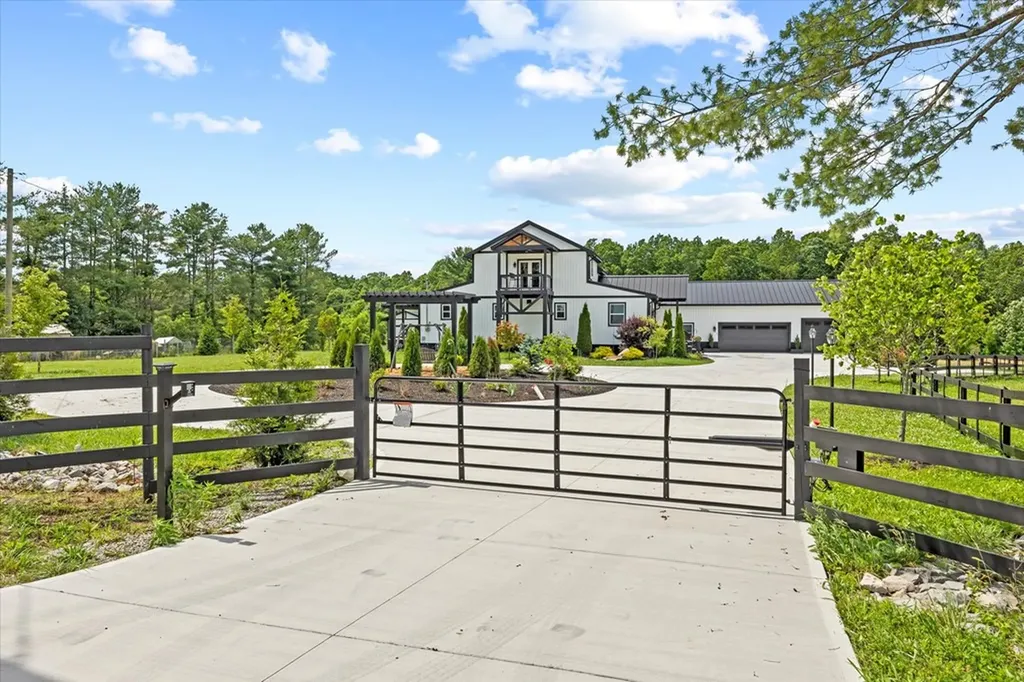 3358 Plateau Road Crossville TN 38571