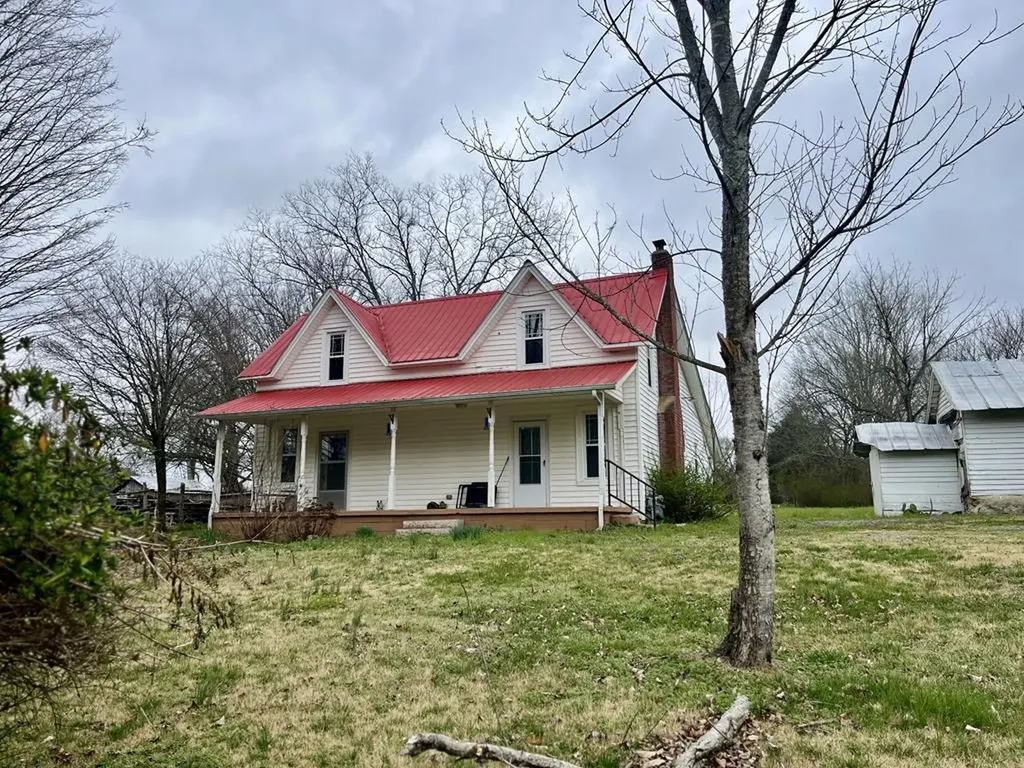 15 Sloan Branch Road Pleasant Shade TN 37145