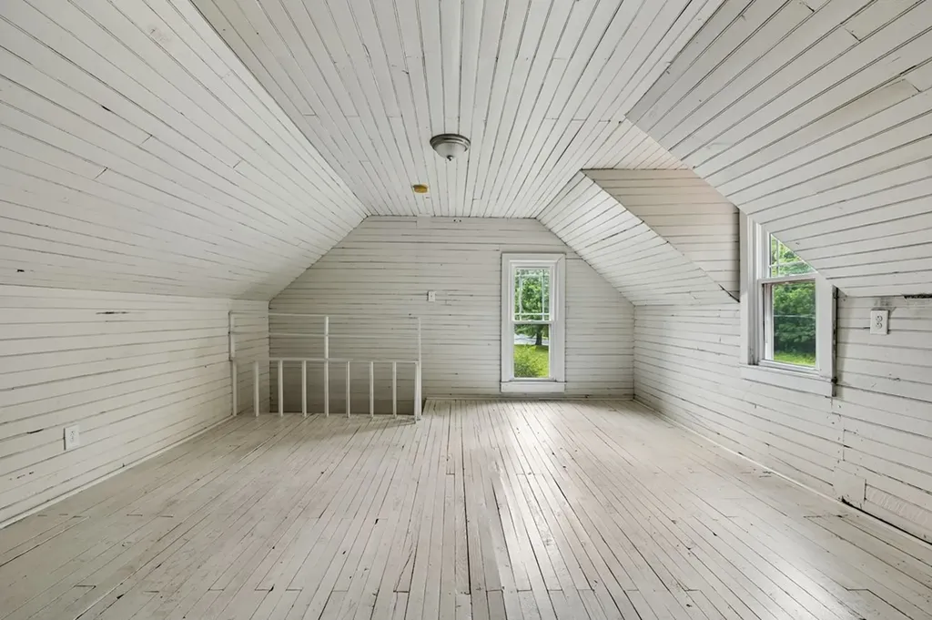 15 Sloan Branch Road Pleasant Shade TN 37145