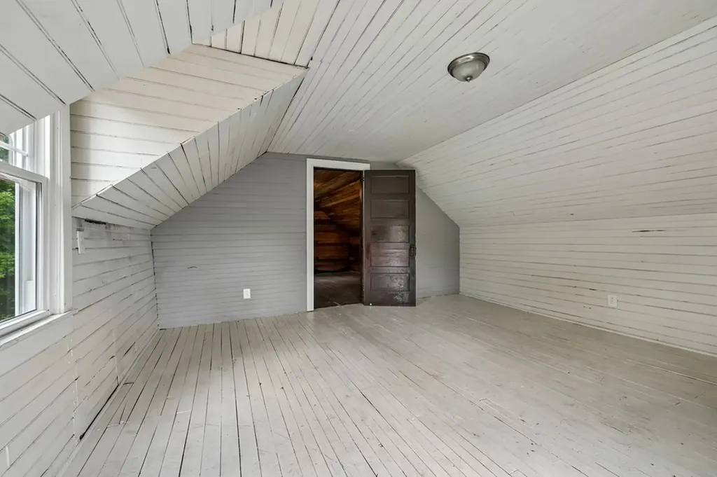 15 Sloan Branch Road Pleasant Shade TN 37145