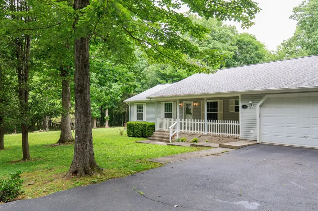 501 Bluff View Drive Spencer TN 38585