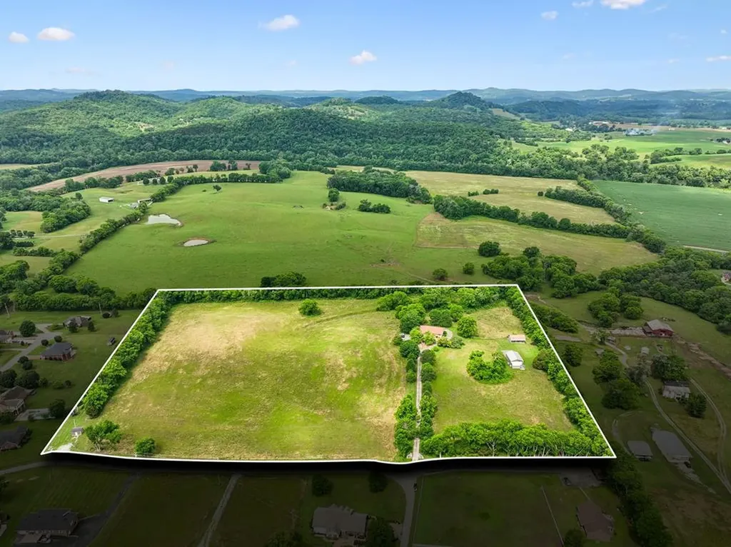 20 Riverbend Lane Carthage TN 37030-2035